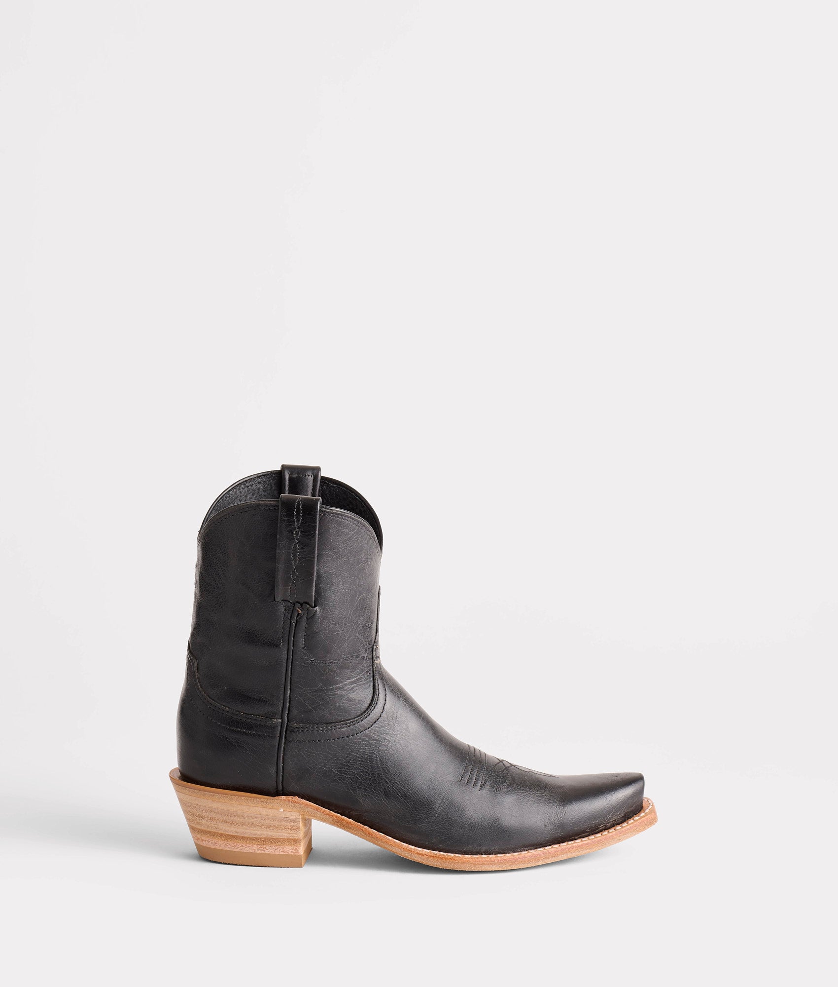 Gaby :: Black
